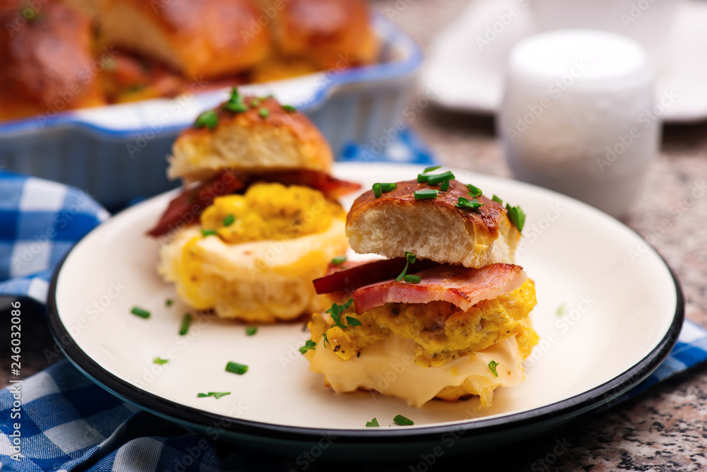 Breakfast Sliders buns with bacon
