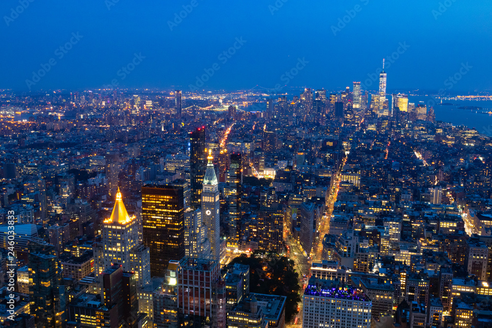 Fototapeta premium Widok na Manhattan podczas zachodu słońca - Nowy Jork