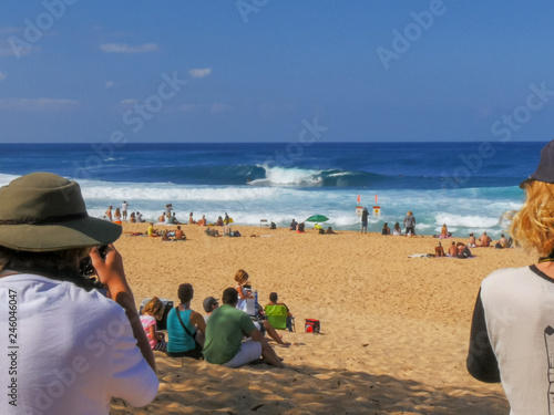 spectators and photographers at the famous pipeline