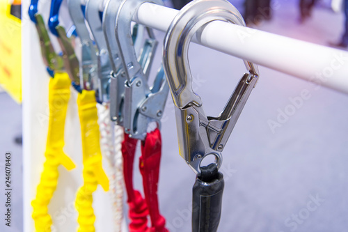 Canvas Print different hooks on a cord