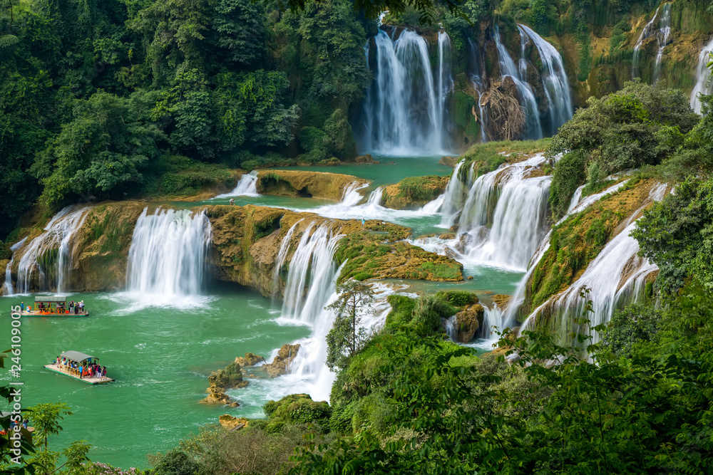 Fototapeta premium Detian Falls in Guangxi, China and Banyue Falls in Vietnam..