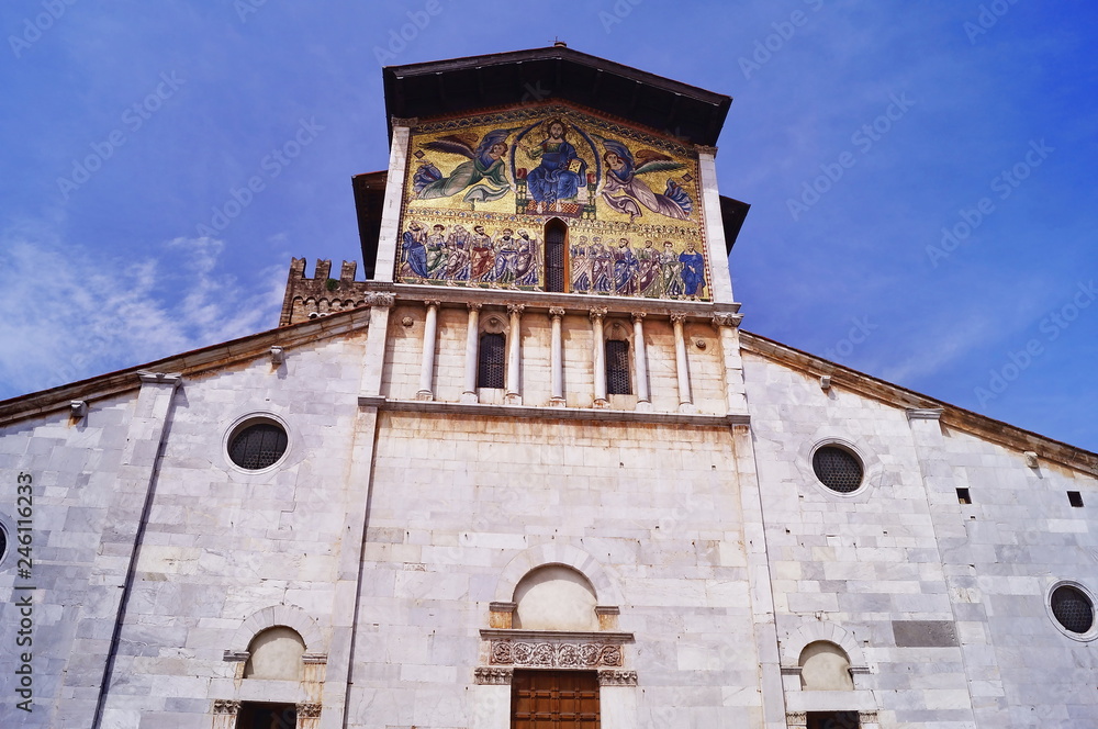 Facade of Basilica San Frediano, Lucca, Tuscany, Italy Facade of Basilica San Frediano, Lucca, Tuscany, Italy