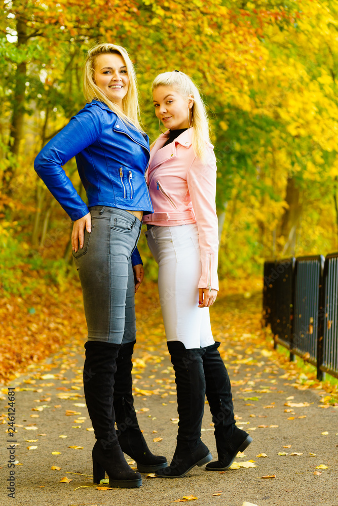 Females wearing fashionable autumn outfits Females wearing fashionable autumn outfits