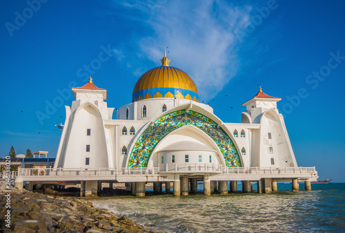 Melaka, Malaysia - with its signs of the Portoguese, Dutch and English colonialism and architecture, is since 2008 a Unesco World Heritage site. Here in particular the Melaka Straits Mosque
