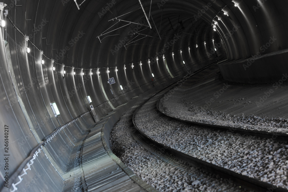 Obraz premium railway tunnel