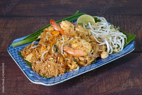 Pad Thai : stir fried noodle with tamarind sauce. Famous Thai cuisine.