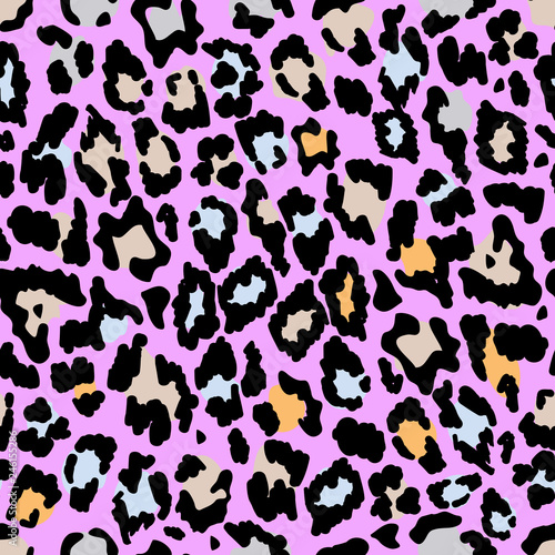 Leopard seamless pattern design, vector illustration background. Leopard print pattern. 80s opulence. Trendy hand drawn textures. Modern abstract design for paper, cover, fabric, interior decor