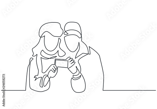 Continuous One Line Drawing of Selfie lover couple looking at smartphone