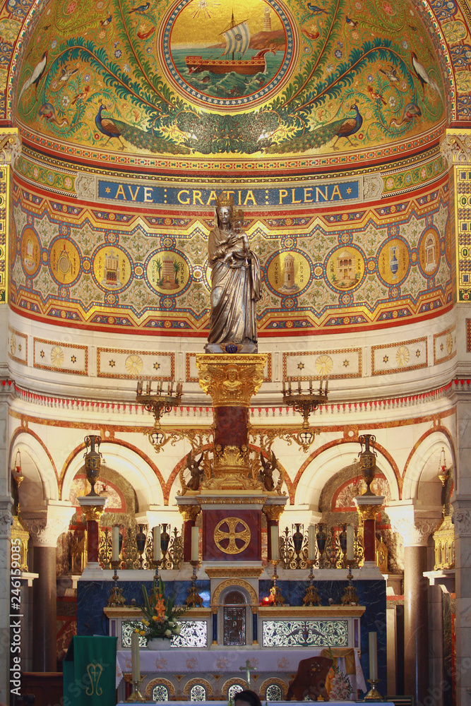 Obraz premium Interior of temple of Saint Maiden Keeper. Marseille, France
