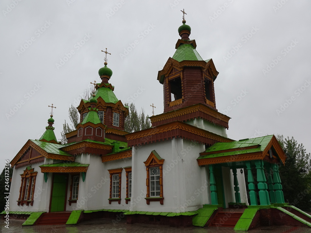 Церковь и мечеть. Иконы и фрески. Казахстан.