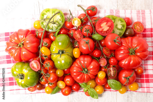 Schilderij op canvas different sort of tomatoes