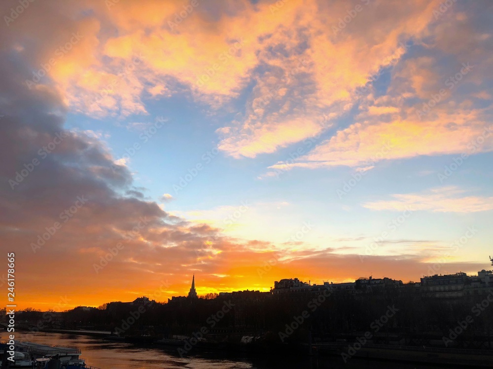 Vista della Senna e di Parigi al tramonto, Francia