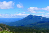 十和田八幡平国立公園。八幡平頂上より岩手山を望む。岩手　日本。６月下旬。
