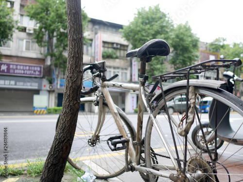 台湾の街角、自転車と道