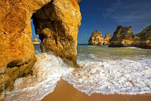 Portugal, Algarve, Lagos, Praia do Camilo, Felsalgarve, Felsentor, Brandungstor photo