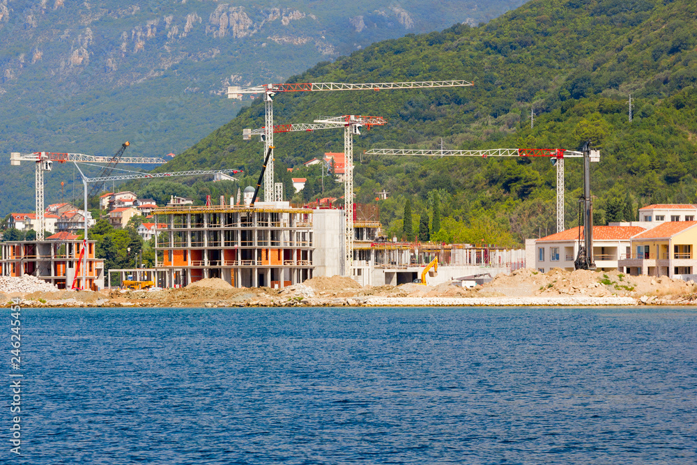 Construction of luxury hotels on the coast. The work of the equipment of the complex buildings