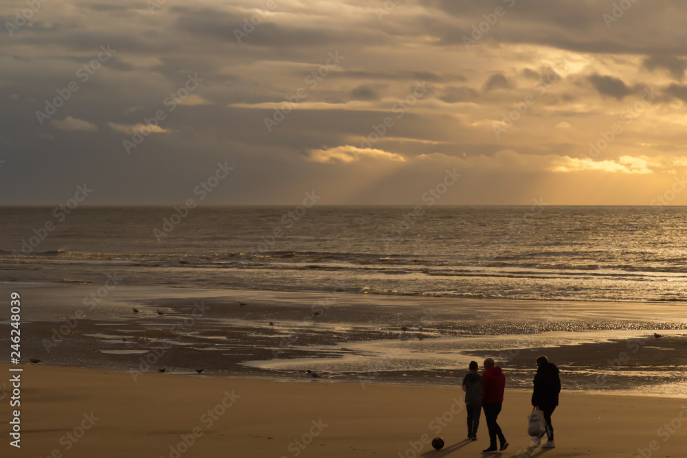 Naklejka premium moody evening in blackpool