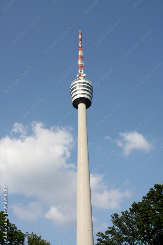 Naklejka premium Fernsehturm Stuttgart, der erste Fernsehturm der Welt, eröffnet im Jahre 1956