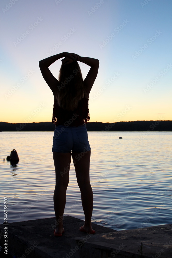 Fototapeta premium Silhouette eines Mädchens