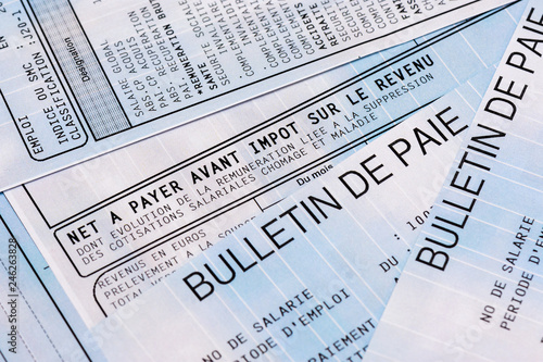 Papier peint Bulletin de paie français avec prélèvement d'impôt sur le revenu à la source