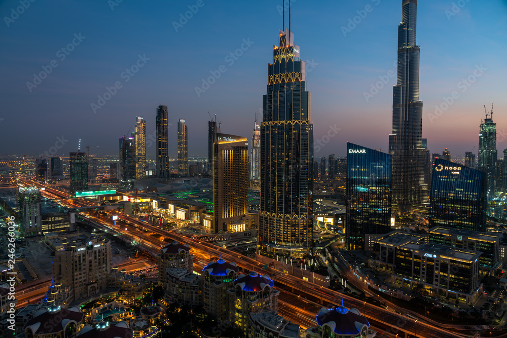 Obraz premium Dubai dowtown wieżowce, Zjednoczone Emiraty Arabskie