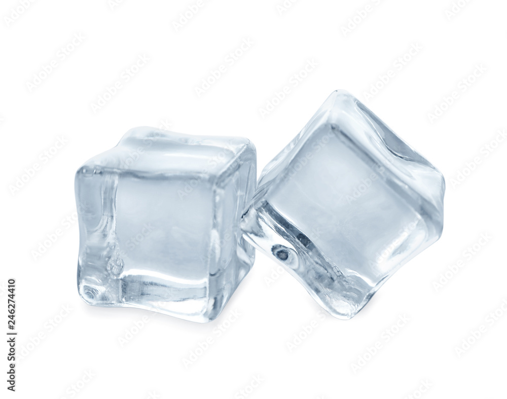Obraz premium Crystal clear ice cubes on white background