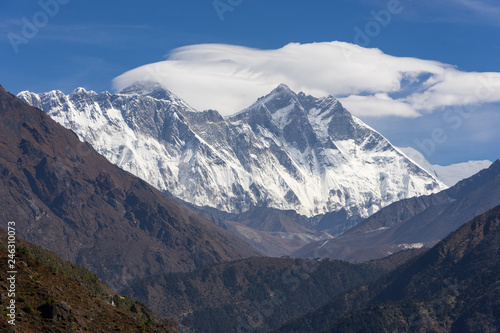 Everest mountain peak, highest mountain peak in the world, Everest region, Nepal © skazzjy