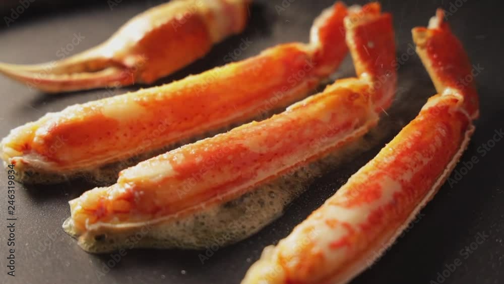 ズワイガニ Baked snow crab legs image ズワイガニ Baked snow crab legs image