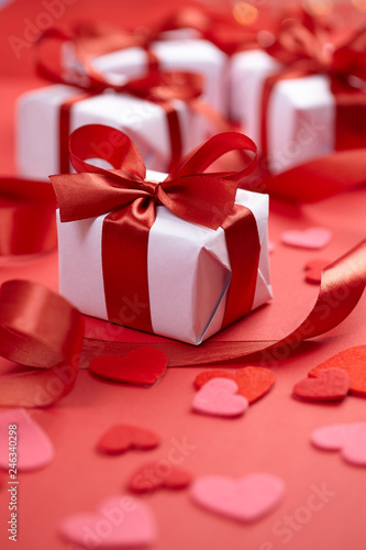 presents for Valentine day © fox17