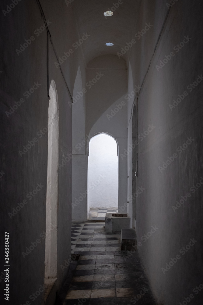 Obraz premium Corridor in historic arab baths in Stone Town