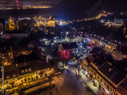 Obraz na płótnie Sandomierz nocą świątecznie dron w salonie