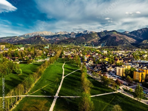 Obraz na płótnie Zakopane Tatry panorama z drona w salonie