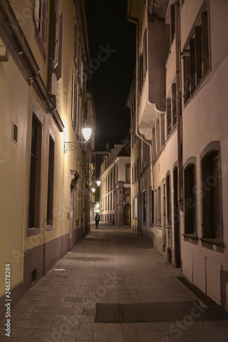 narrow street at night © Яков Судьин