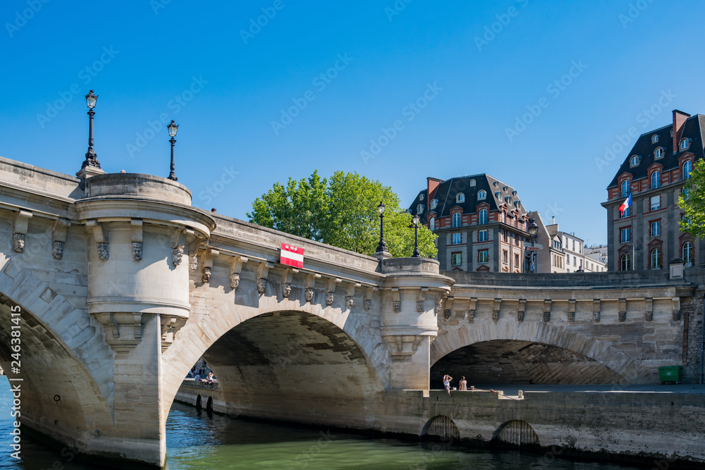 Beautiful cityscape with the famous Seine river
