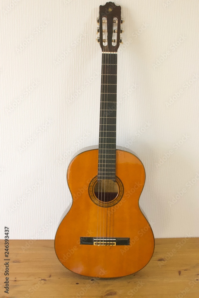 Naklejka premium オーソドックスなクラシックギター