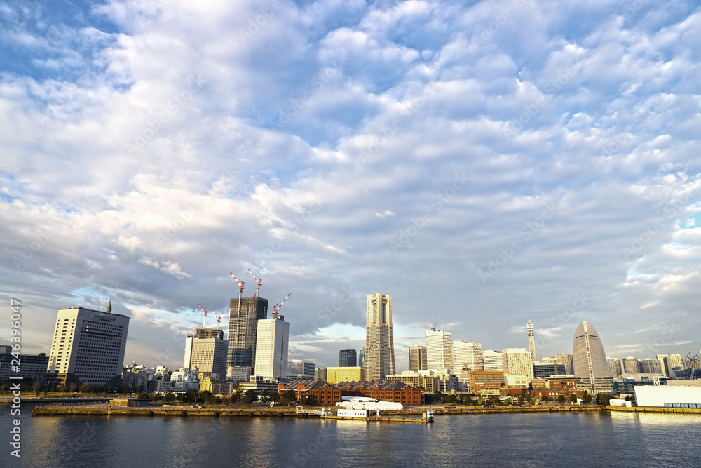 Obraz premium 横浜みなとみらいの都市風景