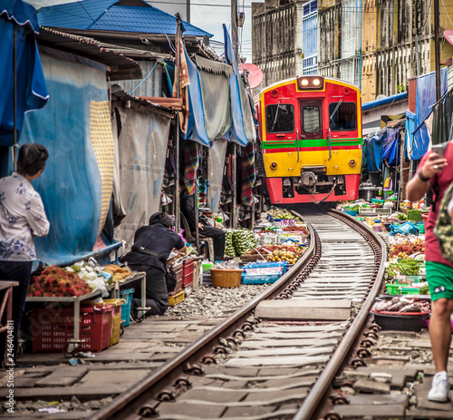 Maeklong Railway Market . © enolabrain