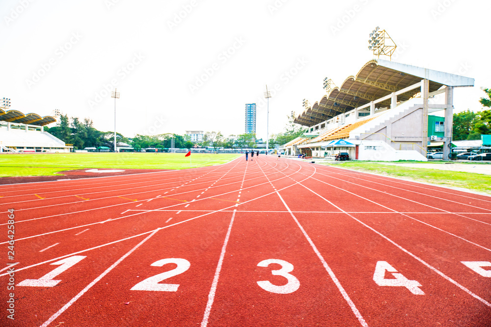 Number of lane on running track in athletic stadium