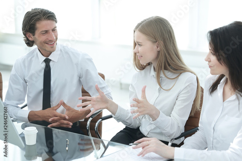 Wallpaper Mural closeup.young business woman talking with colleagues. concept of teamwork Torontodigital.ca