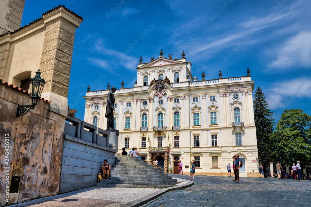 Prag, Erzbischöfliches Palais