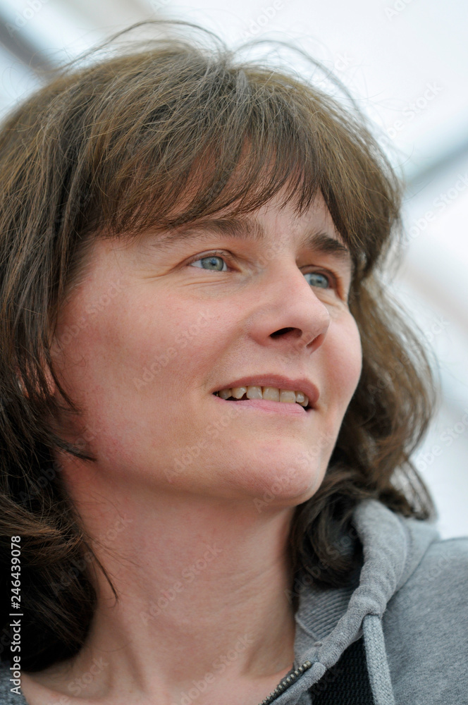frauenportrait frauenportrait