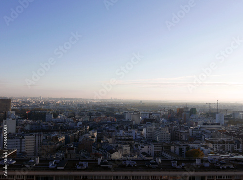 visione aerea del panorama di un quartiere di parigi © tiziana