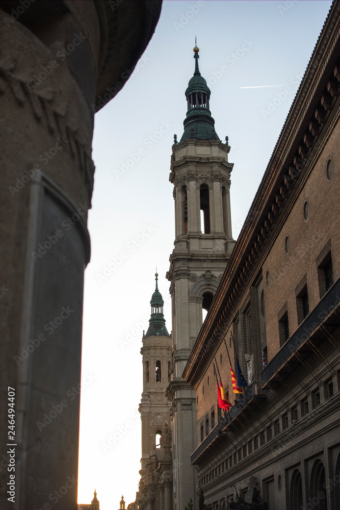 Obraz premium ZARAGOZA DETALLES ATARDECER