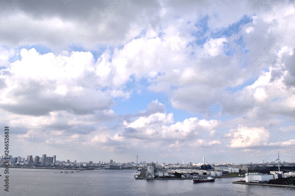 東京湾と東京スカイツリー