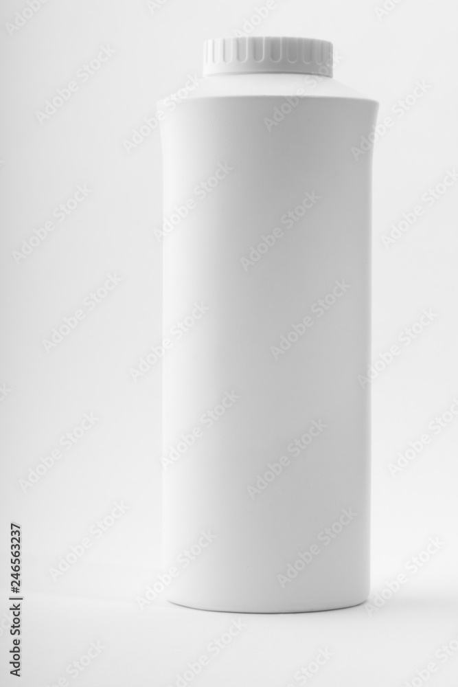 flacon de talc blanc sur fond blanc flacon de talc blanc sur fond blanc