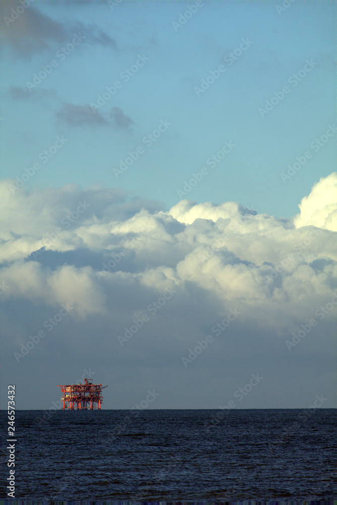 oil plant,horizon,extraction,cloudscape,sea,water,view,blue,white
