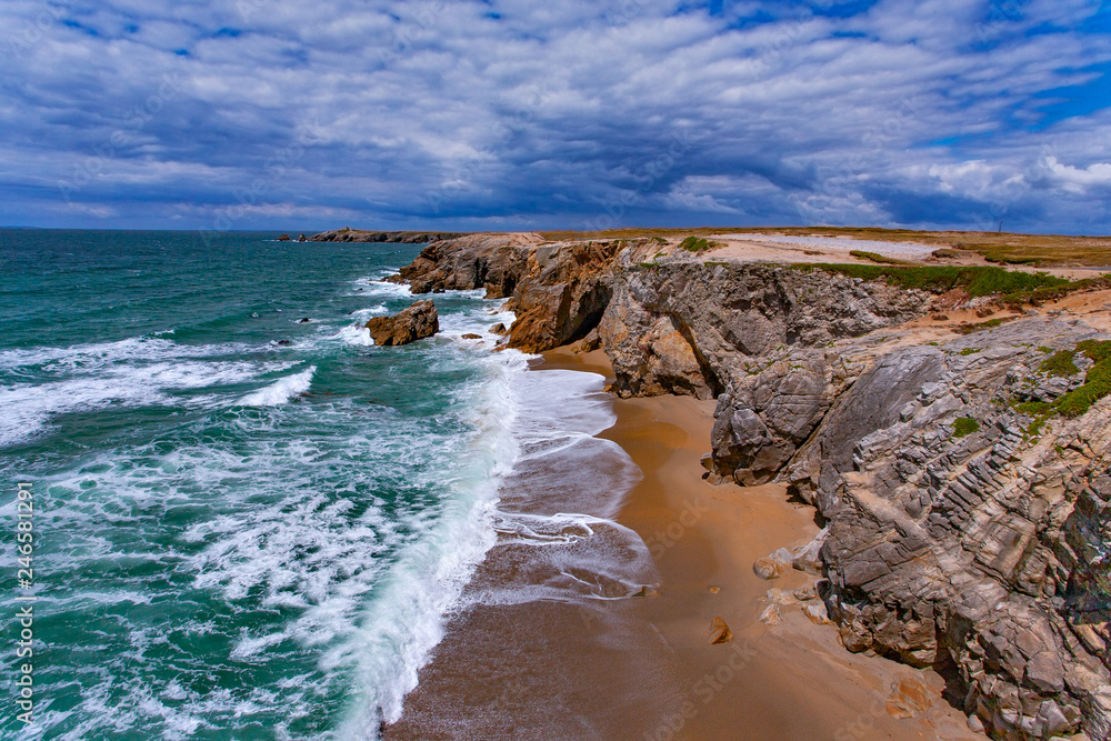 france; brittany; Quiberon :  beach, cliff and clouds
