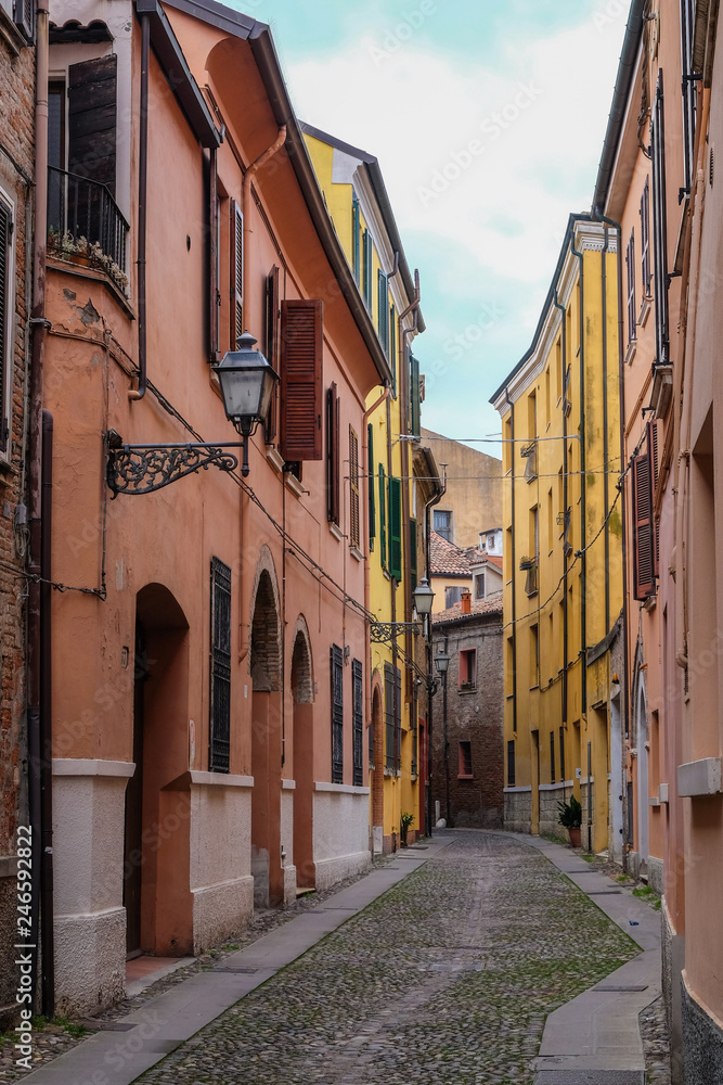 Ferrara, Centro Storico, Street Photography. Gennaio 2019