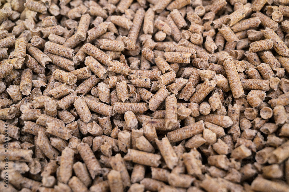 Pressed sawdust is an environmentally friendly filler in cat litter. Pressed sawdust is an environmentally friendly filler in cat litter.