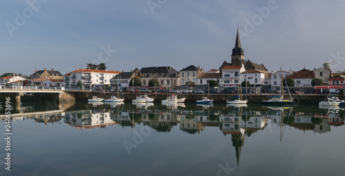 Wallpaper Mural Port et église de Saint Gilles Croix de Vie en Vendée Torontodigital.ca